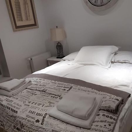 אוגוסטוב Rossalia Apartment מראה חיצוני תמונה